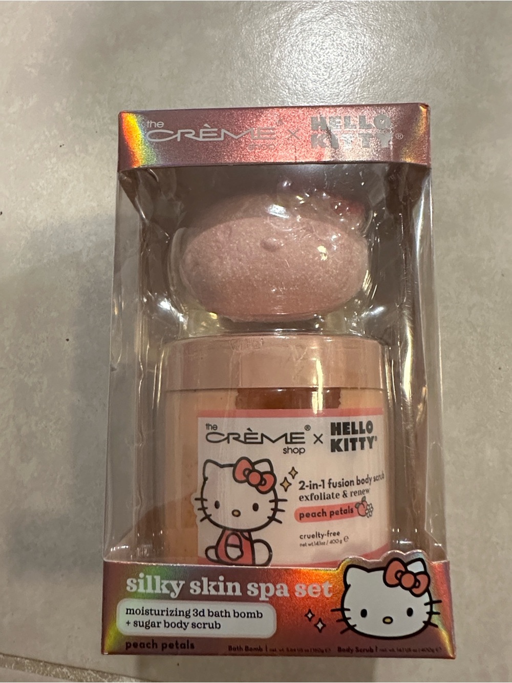 CRÈME Hello Kitty silky Skin spa set bath bomb & sugarBody  Scrub - Picture 4 of 5